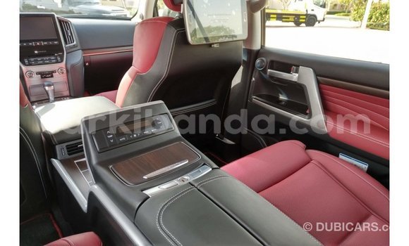 Gura Imported Toyota Land Cruiser Black Imodoka i Import - Dubai mu Uganda Gura Imported Toyota Land Cruiser Black Imodoka i Import - Dubai mu Uganda