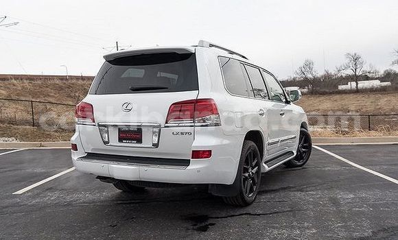 Acheter Occasion Voiture Lexus LX 570 Blanc à Bugiri, Est Acheter Occasion Voiture Lexus LX 570 Blanc à Bugiri, Est
