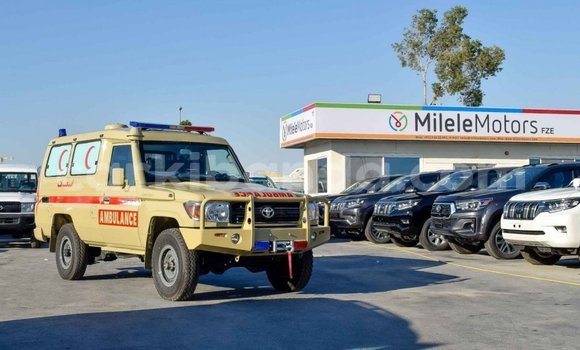 Nunua Mpya Toyota Land Cruiser Beige Gari ndani ya Adjumani nchini Kaskazini Nunua Mpya Toyota Land Cruiser Beige Gari ndani ya Adjumani nchini Kaskazini