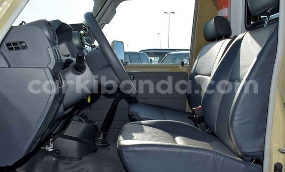 Nunua Mpya Toyota Land Cruiser Beige Gari ndani ya Adjumani nchini Kaskazini Nunua Mpya Toyota Land Cruiser Beige Gari ndani ya Adjumani nchini Kaskazini