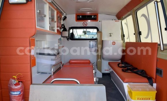 Nunua Mpya Toyota Land Cruiser Beige Gari ndani ya Adjumani nchini Kaskazini Nunua Mpya Toyota Land Cruiser Beige Gari ndani ya Adjumani nchini Kaskazini