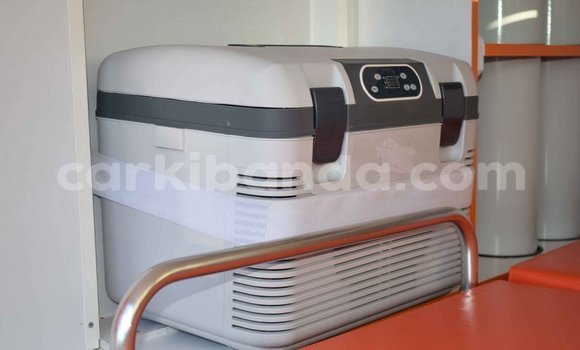 Nunua Mpya Toyota Land Cruiser Beige Gari ndani ya Adjumani nchini Kaskazini Nunua Mpya Toyota Land Cruiser Beige Gari ndani ya Adjumani nchini Kaskazini