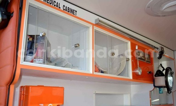 Nunua Mpya Toyota Land Cruiser Beige Gari ndani ya Adjumani nchini Kaskazini Nunua Mpya Toyota Land Cruiser Beige Gari ndani ya Adjumani nchini Kaskazini