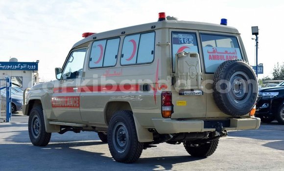 Nunua Mpya Toyota Land Cruiser Beige Gari ndani ya Adjumani nchini Kaskazini Nunua Mpya Toyota Land Cruiser Beige Gari ndani ya Adjumani nchini Kaskazini