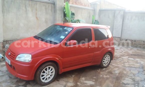 Gura Yakoze Suzuki Swift Black Imodoka i Kampala mu Uganda Gura Yakoze Suzuki Swift Black Imodoka i Kampala mu Uganda