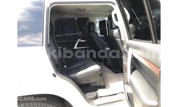 Buy Import Toyota Land Cruiser White Car in Import - Dubai in Uganda Buy Import Toyota Land Cruiser White Car in Import - Dubai in Uganda