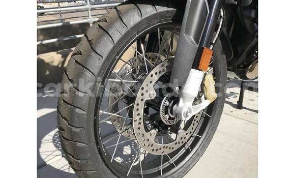 Nunua Ilio tumika BMW R1200GS Adventure Nyeupe Bike ndani ya Kampala nchini Uganda Nunua Ilio tumika BMW R1200GS Adventure Nyeupe Bike ndani ya Kampala nchini Uganda