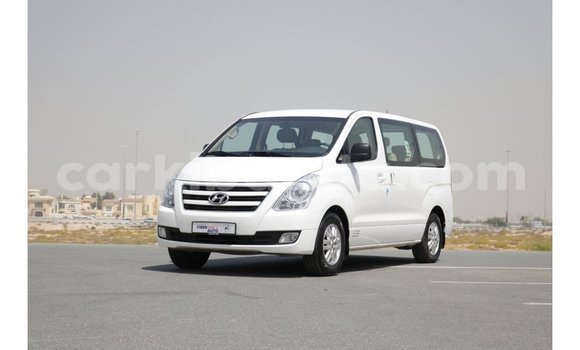 Buy Import Hyundai Chorus White Truck in Import - Dubai in Uganda
