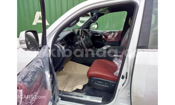 Acheter Import Voiture Lexus LX Blanc à Import - Dubai, Ouganda Acheter Import Voiture Lexus LX Blanc à Import - Dubai, Ouganda