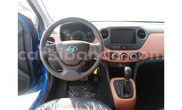 Gura Imported Hyundai i10 Blue Imodoka i Import - Dubai mu Uganda Gura Imported Hyundai i10 Blue Imodoka i Import - Dubai mu Uganda