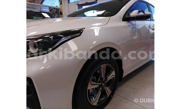 Gura Imported Kia Cerato White Imodoka i Import - Dubai mu Uganda Gura Imported Kia Cerato White Imodoka i Import - Dubai mu Uganda