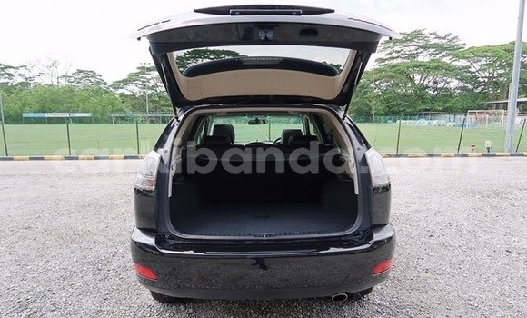 Gura Yakoze Toyota Harrier Black Imodoka i Kampala mu Uganda Gura Yakoze Toyota Harrier Black Imodoka i Kampala mu Uganda