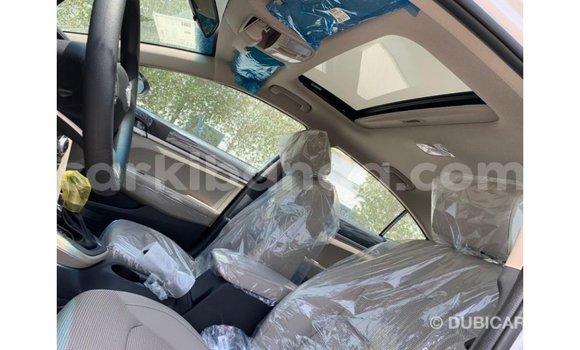 Gura Imported Hyundai Elantra White Imodoka i Import - Dubai mu Uganda Gura Imported Hyundai Elantra White Imodoka i Import - Dubai mu Uganda