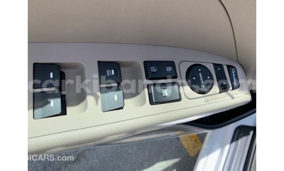 Gura Imported Hyundai Elantra White Imodoka i Import - Dubai mu Uganda Gura Imported Hyundai Elantra White Imodoka i Import - Dubai mu Uganda