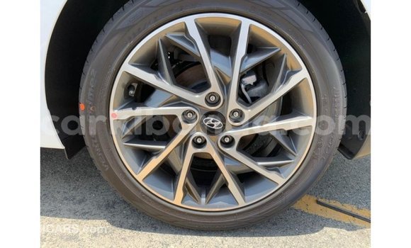 Gura Imported Hyundai Elantra White Imodoka i Import - Dubai mu Uganda Gura Imported Hyundai Elantra White Imodoka i Import - Dubai mu Uganda