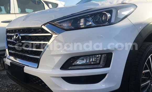 Gura Imported Hyundai Tucson White Imodoka i Import - Dubai mu Uganda Gura Imported Hyundai Tucson White Imodoka i Import - Dubai mu Uganda