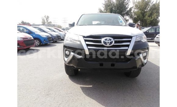 Gura Imported Toyota Fortuner Black Imodoka i Import - Dubai mu Uganda Gura Imported Toyota Fortuner Black Imodoka i Import - Dubai mu Uganda