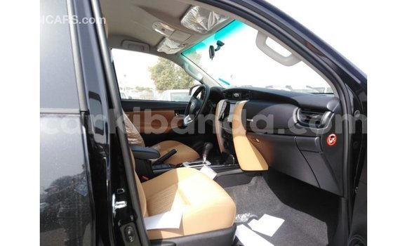 Gura Imported Toyota Fortuner Black Imodoka i Import - Dubai mu Uganda Gura Imported Toyota Fortuner Black Imodoka i Import - Dubai mu Uganda