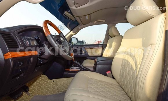 Nunua Imported Toyota Land Cruiser Nyeupe Gari ndani ya Import - Dubai nchini Uganda Nunua Imported Toyota Land Cruiser Nyeupe Gari ndani ya Import - Dubai nchini Uganda