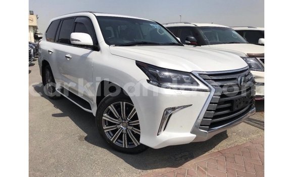 Acheter Import Voiture Lexus LX Blanc à Import - Dubai, Ouganda Acheter Import Voiture Lexus LX Blanc à Import - Dubai, Ouganda
