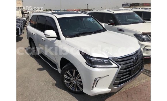 Acheter Import Voiture Lexus LX Blanc à Import - Dubai, Ouganda Acheter Import Voiture Lexus LX Blanc à Import - Dubai, Ouganda