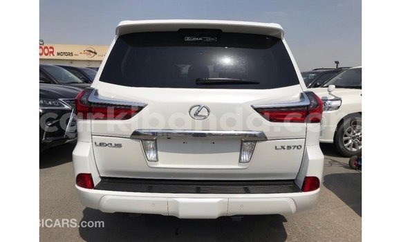 Acheter Import Voiture Lexus LX Blanc à Import - Dubai, Ouganda Acheter Import Voiture Lexus LX Blanc à Import - Dubai, Ouganda