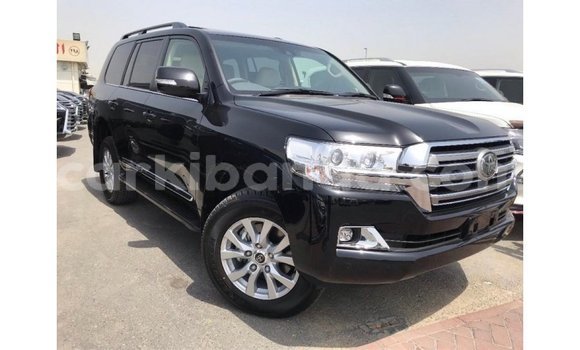 Gura Imported Toyota Land Cruiser Black Imodoka i Import - Dubai mu Uganda Gura Imported Toyota Land Cruiser Black Imodoka i Import - Dubai mu Uganda