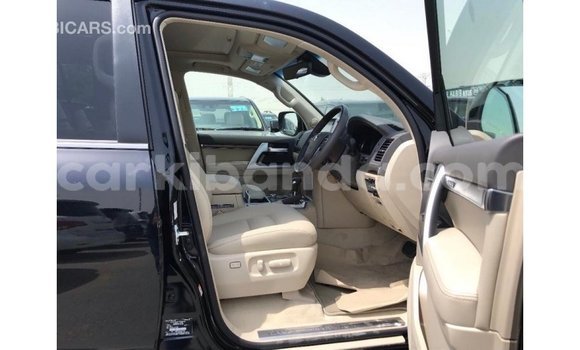Gura Imported Toyota Land Cruiser Black Imodoka i Import - Dubai mu Uganda Gura Imported Toyota Land Cruiser Black Imodoka i Import - Dubai mu Uganda