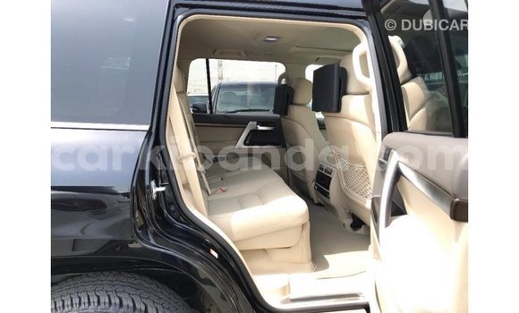 Gura Imported Toyota Land Cruiser Black Imodoka i Import - Dubai mu Uganda Gura Imported Toyota Land Cruiser Black Imodoka i Import - Dubai mu Uganda