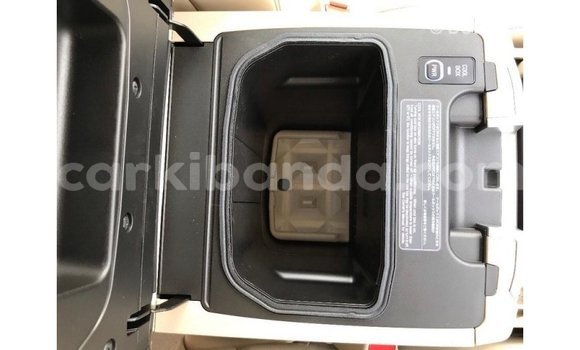 Gura Imported Toyota Land Cruiser Black Imodoka i Import - Dubai mu Uganda Gura Imported Toyota Land Cruiser Black Imodoka i Import - Dubai mu Uganda