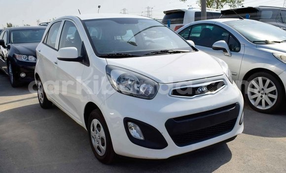 Nunua Imported Kia Picanto Nyeupe Gari ndani ya Import - Dubai nchini Uganda Nunua Imported Kia Picanto Nyeupe Gari ndani ya Import - Dubai nchini Uganda