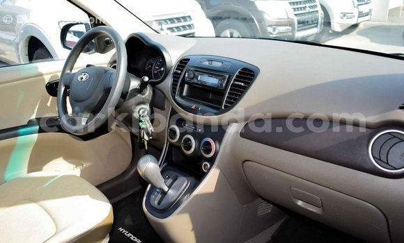 Nunua Imported Hyundai i10 Nyeupe Gari ndani ya Import - Dubai nchini Uganda Nunua Imported Hyundai i10 Nyeupe Gari ndani ya Import - Dubai nchini Uganda