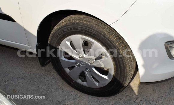 Nunua Imported Hyundai i10 Nyeupe Gari ndani ya Import - Dubai nchini Uganda Nunua Imported Hyundai i10 Nyeupe Gari ndani ya Import - Dubai nchini Uganda