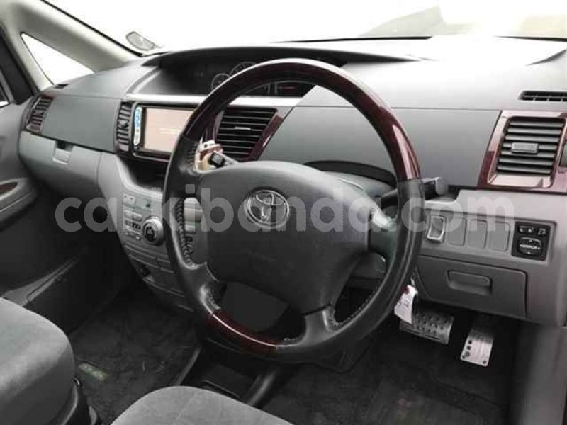 Big with watermark azr60g0471991pic415876l