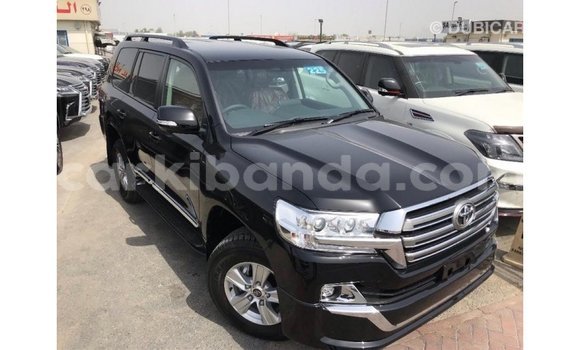Acheter Import Voiture Toyota Land Cruiser Noir à Import - Dubai, Ouganda Acheter Import Voiture Toyota Land Cruiser Noir à Import - Dubai, Ouganda