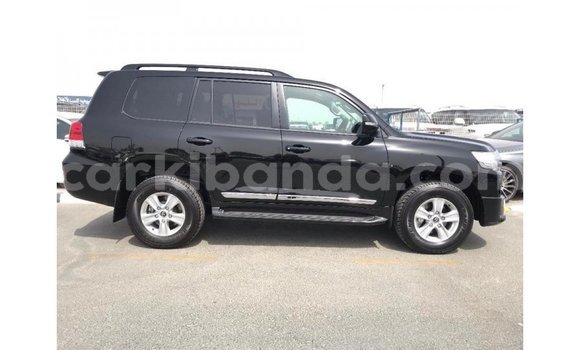 Acheter Import Voiture Toyota Land Cruiser Noir à Import - Dubai, Ouganda Acheter Import Voiture Toyota Land Cruiser Noir à Import - Dubai, Ouganda