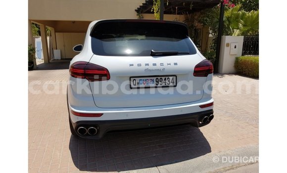 Gura Imported Porsche Cayenne White Imodoka i Import - Dubai mu Uganda Gura Imported Porsche Cayenne White Imodoka i Import - Dubai mu Uganda