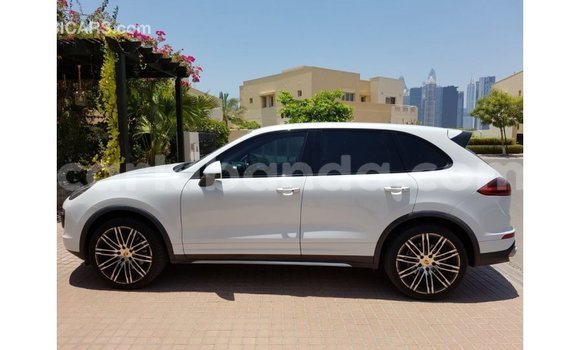 Gura Imported Porsche Cayenne White Imodoka i Import - Dubai mu Uganda Gura Imported Porsche Cayenne White Imodoka i Import - Dubai mu Uganda