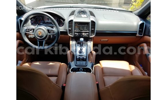 Gura Imported Porsche Cayenne White Imodoka i Import - Dubai mu Uganda Gura Imported Porsche Cayenne White Imodoka i Import - Dubai mu Uganda