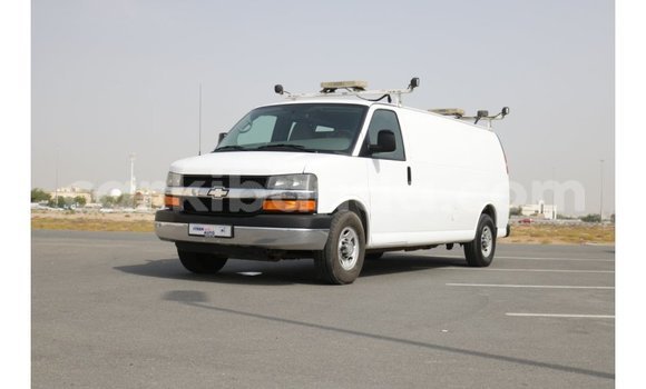 Buy Import Chevrolet Express White Car in Import - Dubai in Uganda