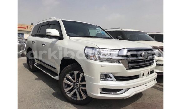 Buy Import Toyota Land Cruiser White Car in Import - Dubai in Uganda Buy Import Toyota Land Cruiser White Car in Import - Dubai in Uganda