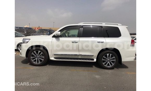 Buy Import Toyota Land Cruiser White Car in Import - Dubai in Uganda Buy Import Toyota Land Cruiser White Car in Import - Dubai in Uganda