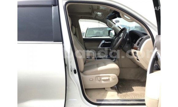 Buy Import Toyota Land Cruiser White Car in Import - Dubai in Uganda Buy Import Toyota Land Cruiser White Car in Import - Dubai in Uganda