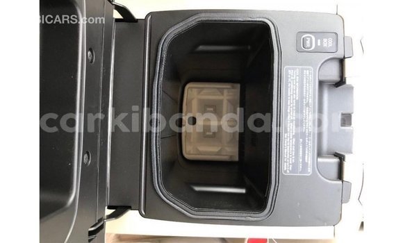 Acheter Import Voiture Toyota Land Cruiser Autre à Import - Dubai, Ouganda Acheter Import Voiture Toyota Land Cruiser Autre à Import - Dubai, Ouganda