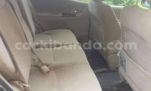 Gura Yakoze Toyota Spacio Silver Imodoka i Kampala mu Uganda Gura Yakoze Toyota Spacio Silver Imodoka i Kampala mu Uganda