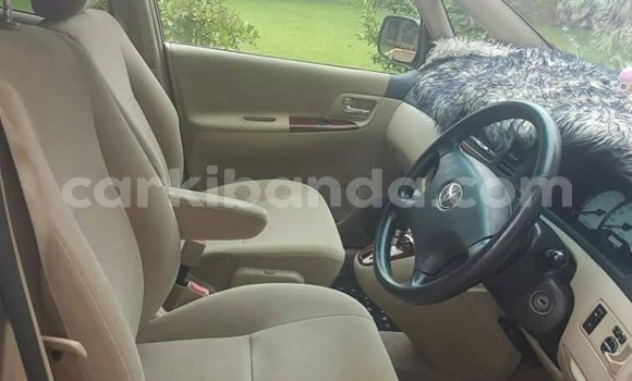 Gura Yakoze Toyota Spacio Silver Imodoka i Kampala mu Uganda Gura Yakoze Toyota Spacio Silver Imodoka i Kampala mu Uganda