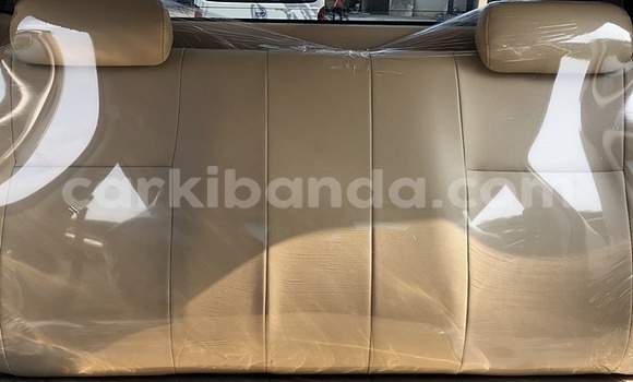 Nunua Ilio tumika Toyota Hilux Nyeupe Gari ndani ya Kampala nchini Uganda Nunua Ilio tumika Toyota Hilux Nyeupe Gari ndani ya Kampala nchini Uganda