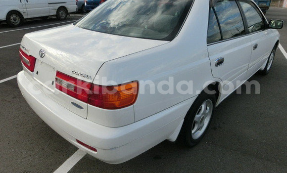 Nunua Ilio tumika Toyota Premio Nyeupe Gari ndani ya Kampala nchini Uganda Nunua Ilio tumika Toyota Premio Nyeupe Gari ndani ya Kampala nchini Uganda