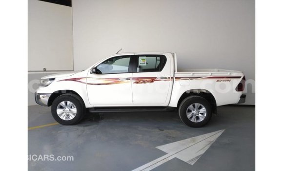 Acheter Import Voiture Toyota Hilux Blanc à Import - Dubai, Ouganda Acheter Import Voiture Toyota Hilux Blanc à Import - Dubai, Ouganda