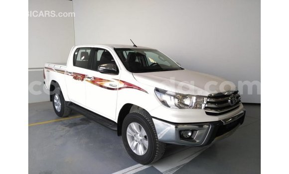 Acheter Import Voiture Toyota Hilux Blanc à Import - Dubai, Ouganda Acheter Import Voiture Toyota Hilux Blanc à Import - Dubai, Ouganda